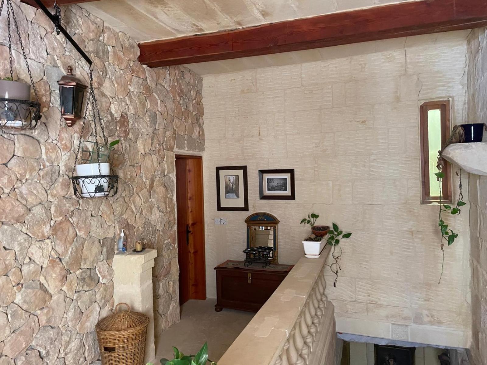 21 A Villa Għarb Екстериор снимка