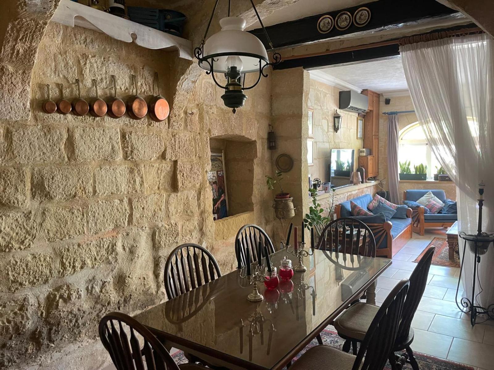 21 A Villa Għarb Екстериор снимка